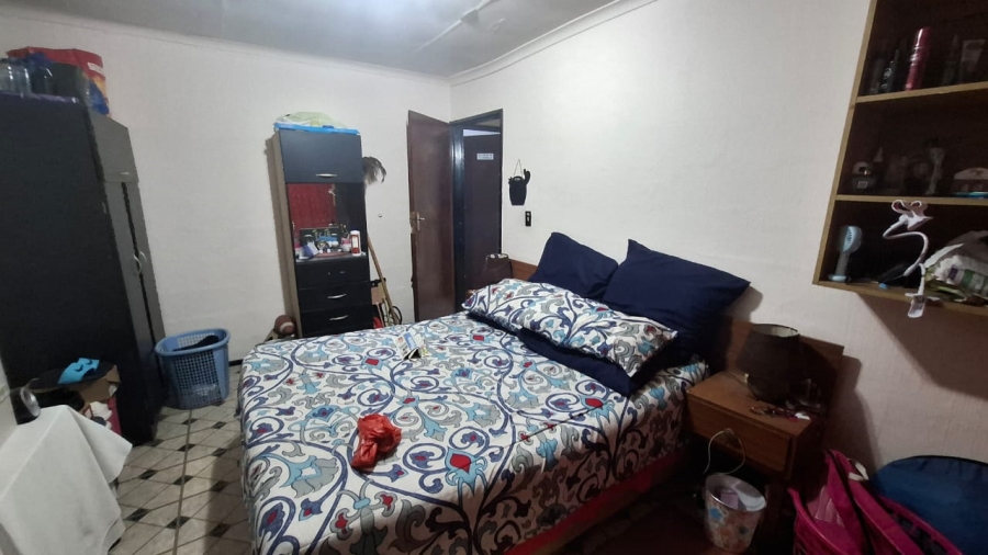 3 Bedroom Property for Sale in Lentegeur Western Cape